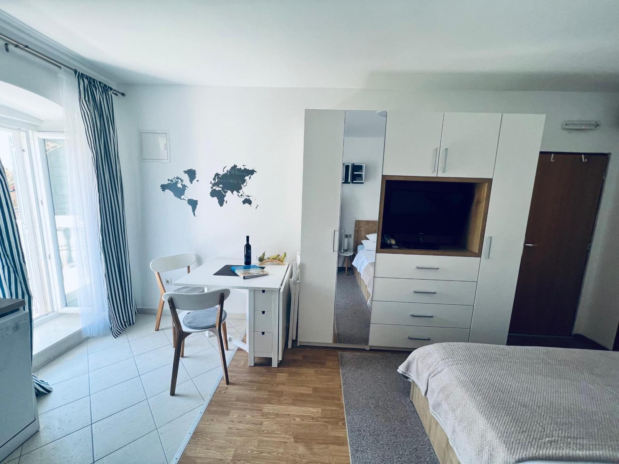 Jakov Apartment *